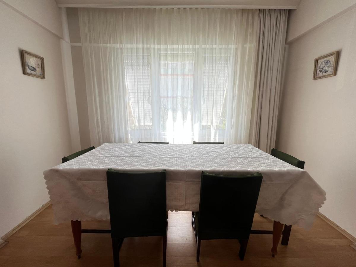 Large And Simple Family House In Center Appartement Antalya