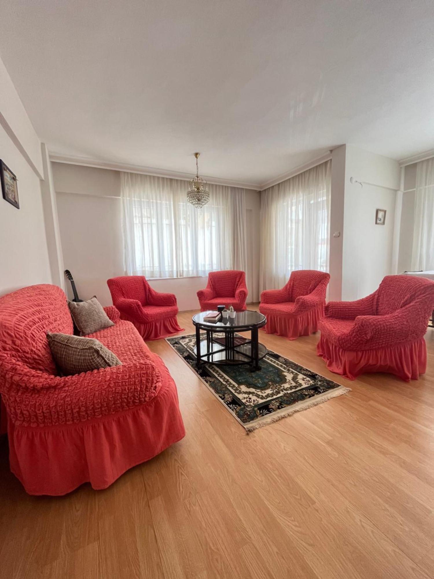 Appartement Large And Simple Family House In Center Antalya