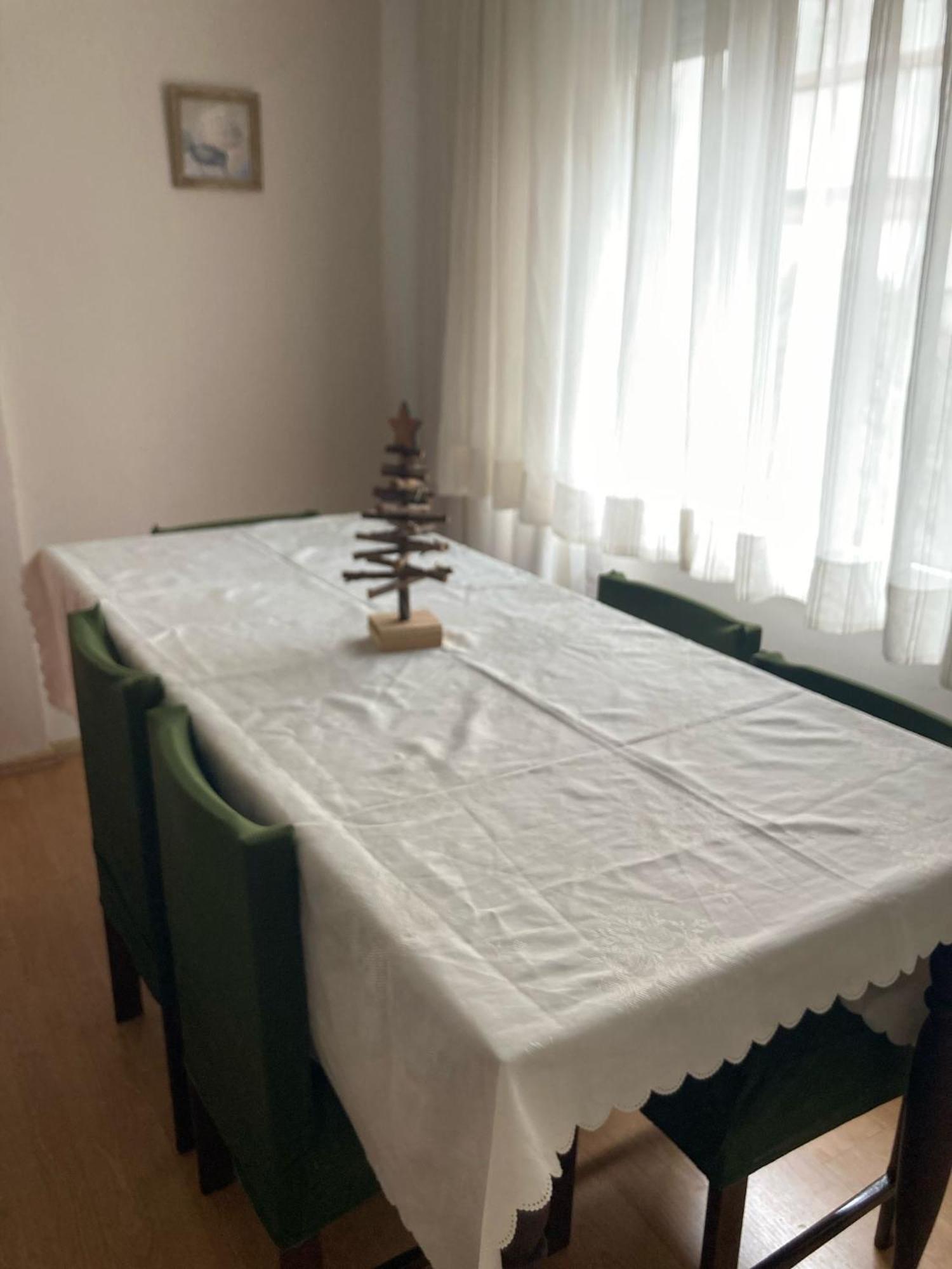 Large And Simple Family House In Center Appartement Antalya